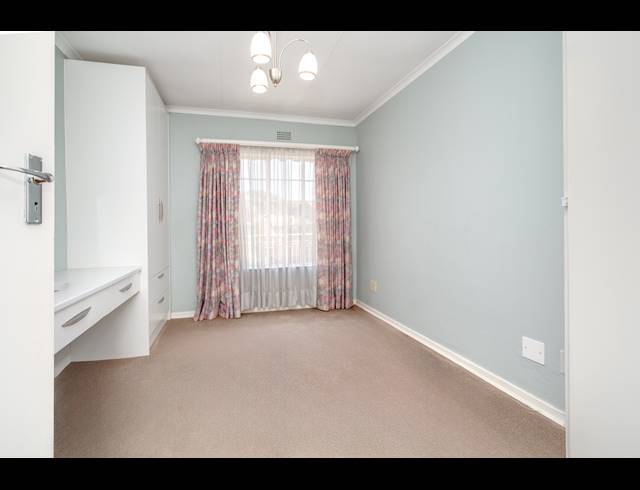 1 BEDROOM RETIREMENT UNIT FOR SALE IN BRYANSTON